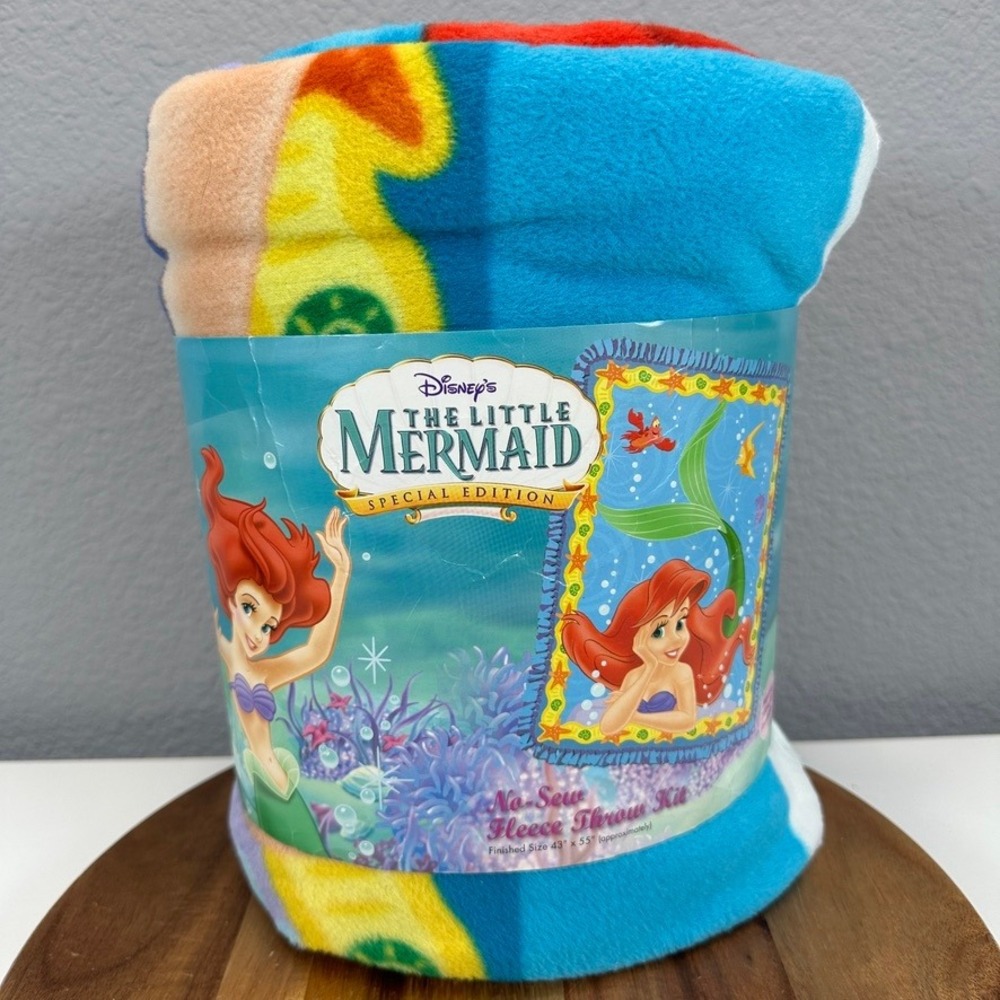VTG Disney The Little Mermaid Ariel No-Sew Fleece Throw Kit 2006 Special Edition